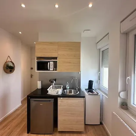 Bright And Modern In Appartement