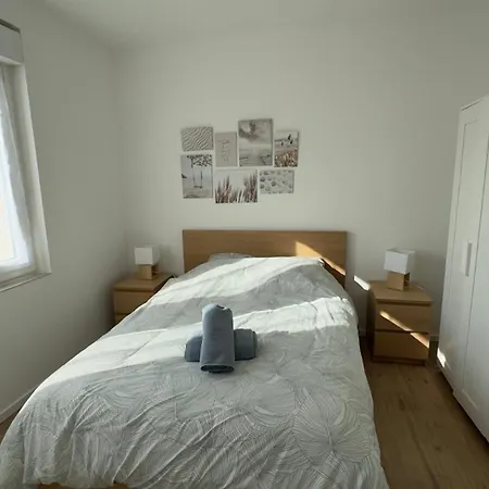 Apartment Bright And Modern In